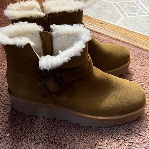 Koolaburra Tan Ankle Boots with Cream Lining